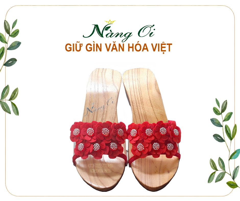 guốc mộc cao 5cm quai nhựa đíh hoa đỏ rực rỡ